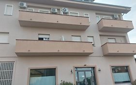 Life Hotel
